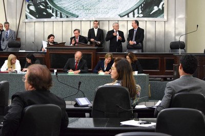 Dezoito deputados abriram a volta dos trabalhos legislativos.JPG