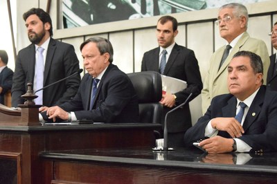 Mesa Diretora fo formada pelos deputados Luiz Dantas, Isnaldo Bulhões e Inácio Loiola.JPG