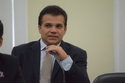 Deputado Ricardo Nezinho em pedido de aparte.JPG