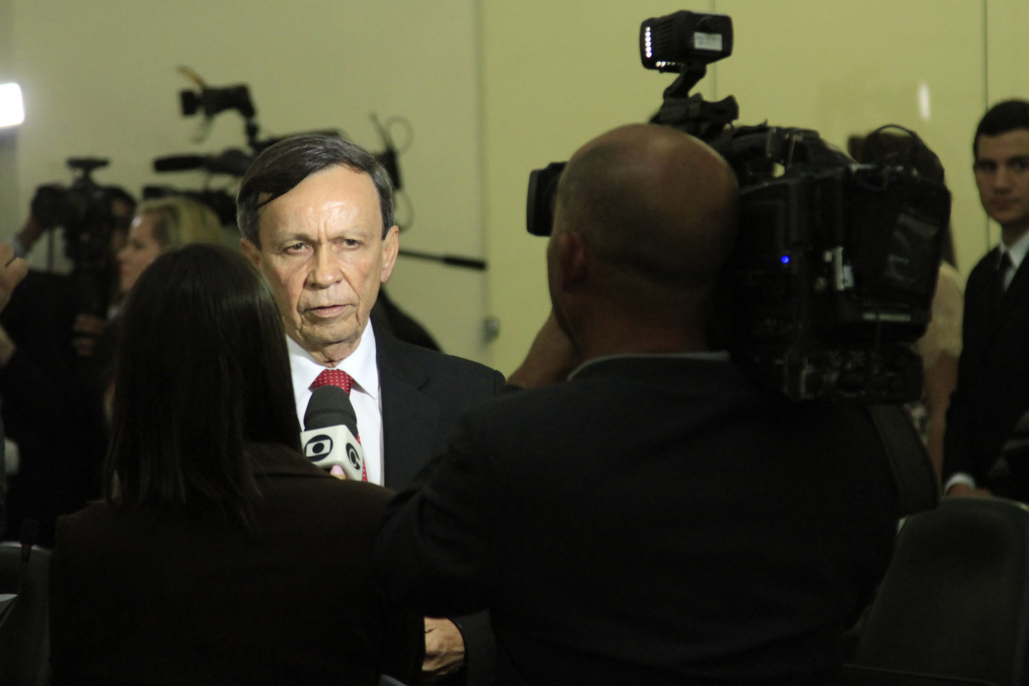 Deputado Luiz Dantas, presidente eleito, concede entrevista à imprensa.jpg