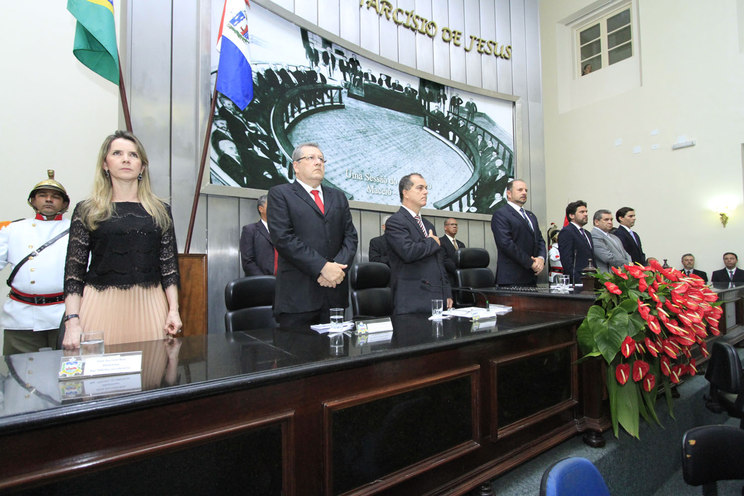 Plenário da Assembleia durante posse dos deputados e eleição da Mesa Diretora 2.jpg