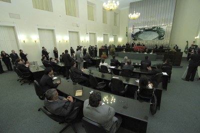 Plenário da Assembleia durante posse dos deputados e eleição da Mesa Diretora.jpg