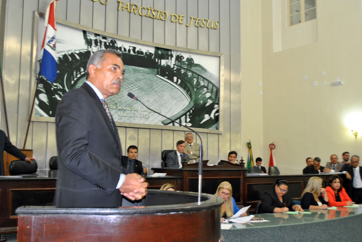 Deputado Tarcizo Freire durante sessão extraordinária.jpg