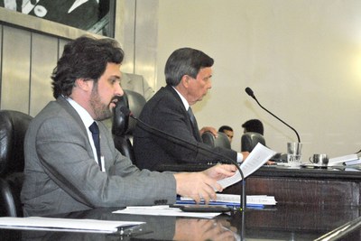 Mesa diretoria foi formada pelos deputados Luiz Dantas e Isnaldo Bulhões.JPG