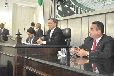 Mesa Diretora formada pelos deputados Marcos Barbosa,  Isnaldo Bulhões e Luiz Dantas.JPG