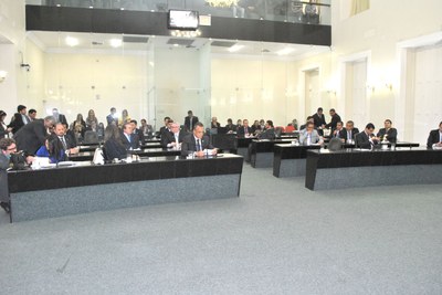 Sessão contou com a participação de 26 deputados.JPG