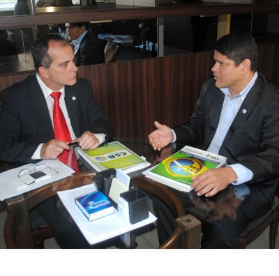 Reunião deputado Ronaldo Medeiros com representante da Central Sindical Brasileira 2.jpg