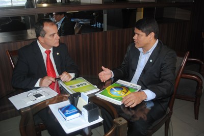 Reunião deputado Ronaldo Medeiros com representante da Central Sindical Brasileira_25-03-2015_VF.jpg