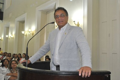 Deputado Galba Novaes (PRB) durante sessão especial em comemoração ao Dia Internacional da Mulher.jpg