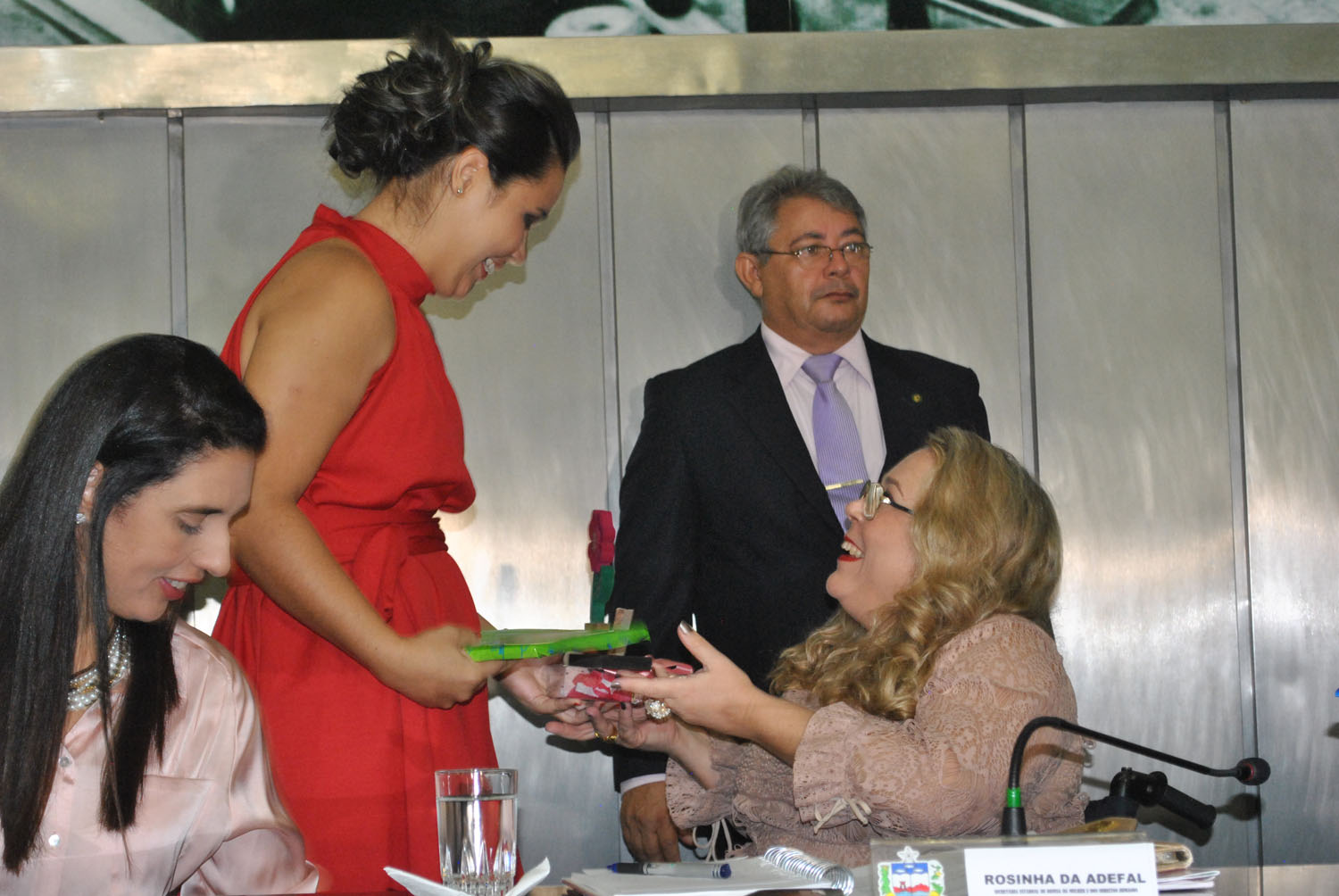 Secretária Rosinha da Adefal durante sessão especial em comemoração ao Dia Internacional da Mulher 2.jpg