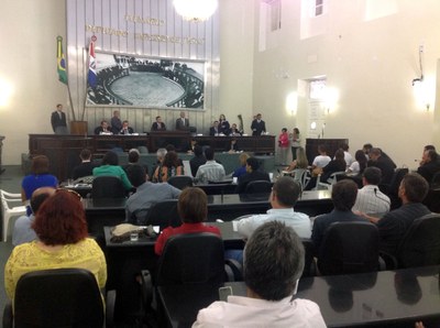 Plenário da Assembleia durante sessão especial para discutir o projeto da LOA 3.jpg