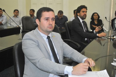 Deputado Bruno Toledo na sessão.JPG