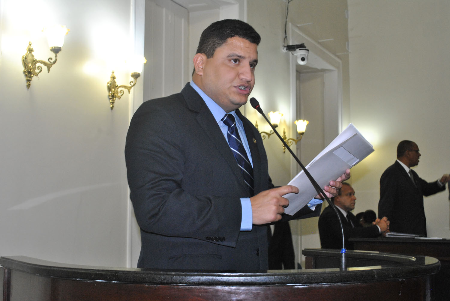 Deputado Marquinhos Madeira durante sessão ordinária.jpg