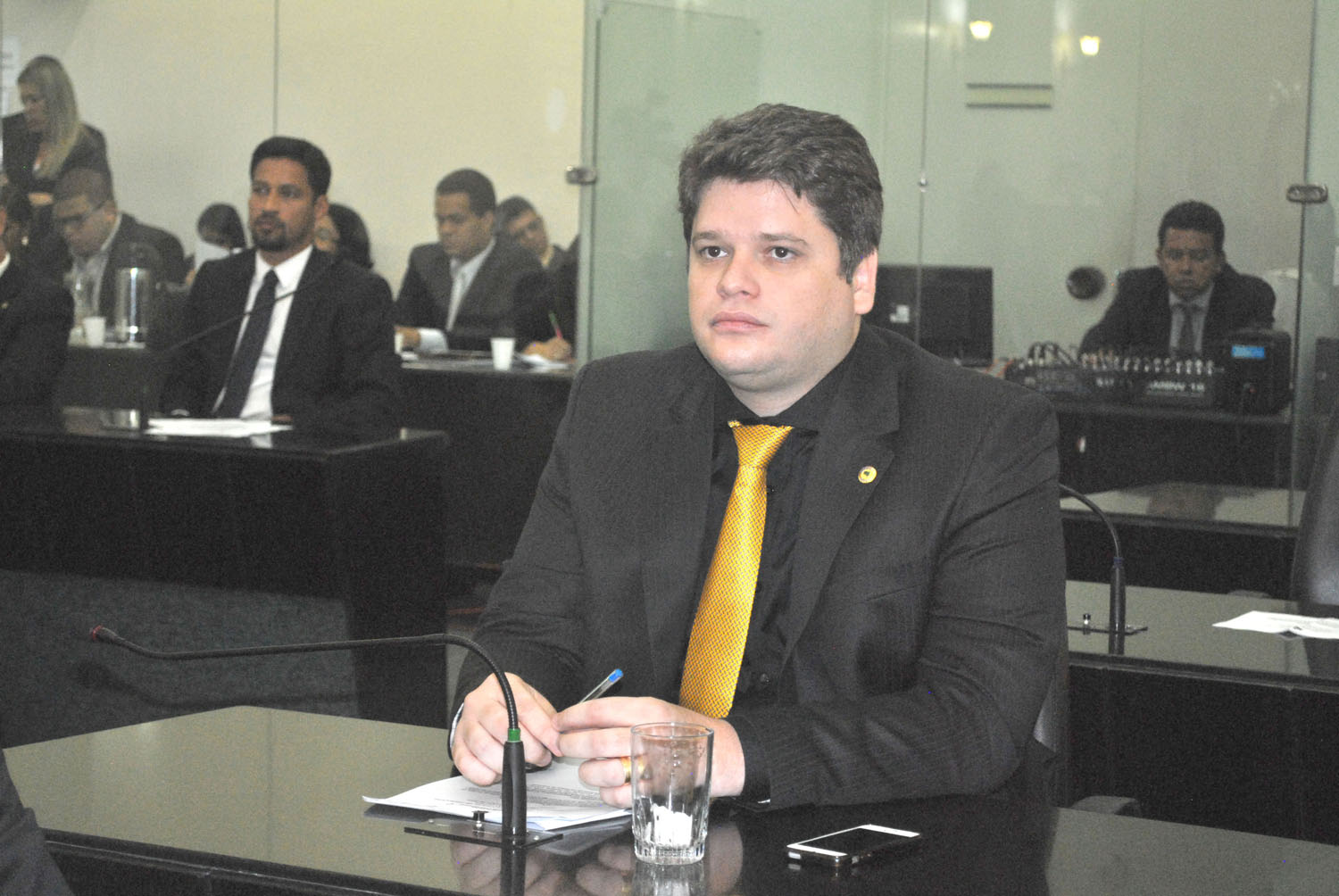 Deputado Davi Davino Filho em sessão plenária.JPG