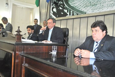 Mesa Diretora foi formada pelo presidente Luiz Dantas, Edval Gaia e Isnaldo Bulhões.JPG