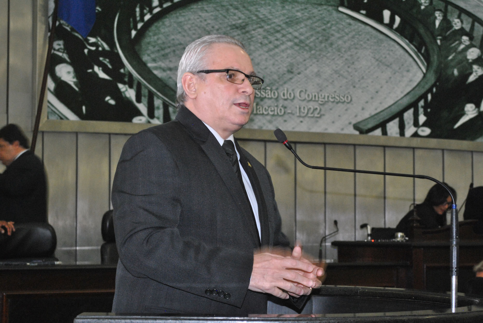 Deputado Pastor João Luiz (DEM) durante sessão ordinária.jpg