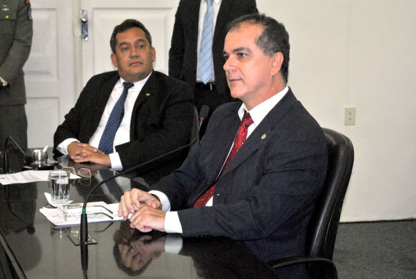 1º vice-presidente Ronaldo Medeiros durante sessão ordinária.jpg