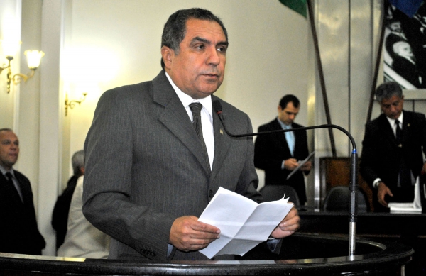 Deputado Inácio Loiola durante sessão ordinária.jpg