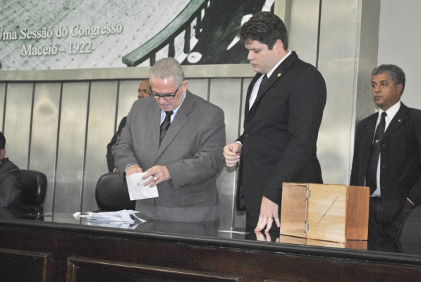 Plenário durante sessão ordinária 2.jpg