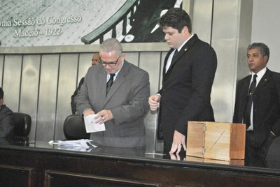 Plenário durante sessão ordinária 2.jpg