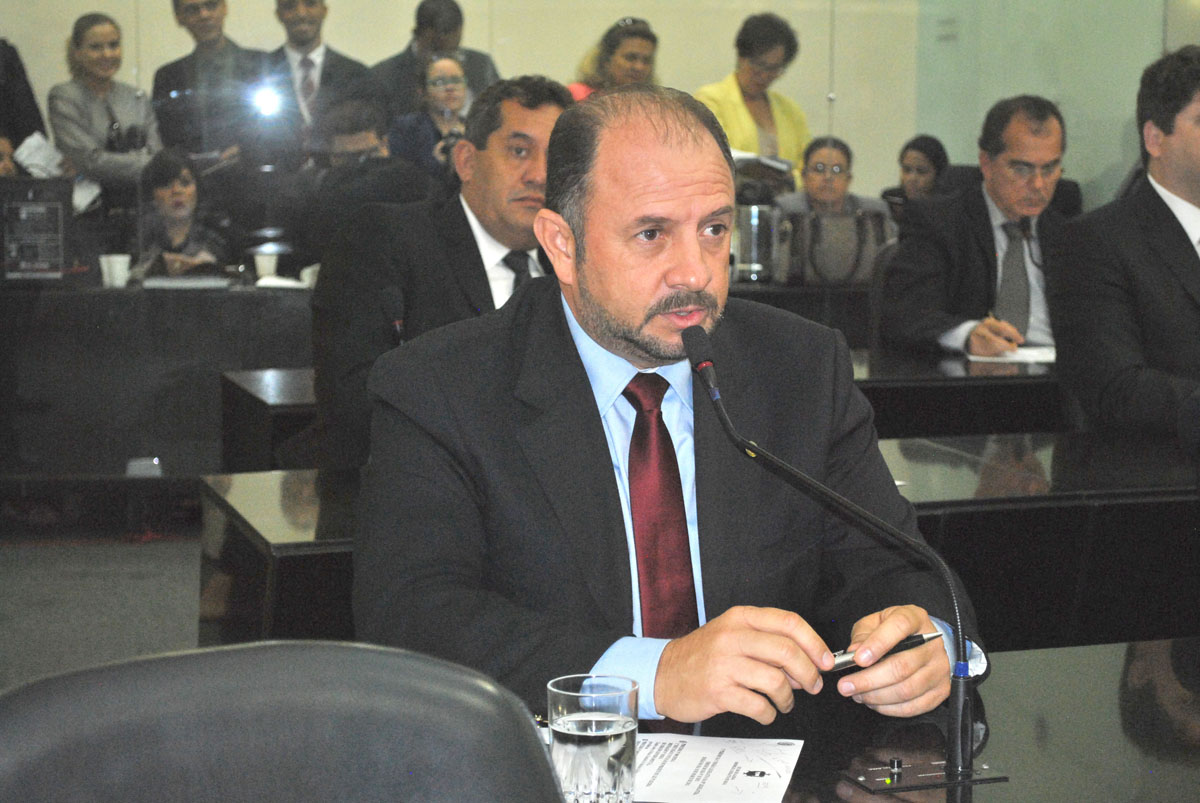 Deputado Antônio Albuquerque na sessão plenária.JPG