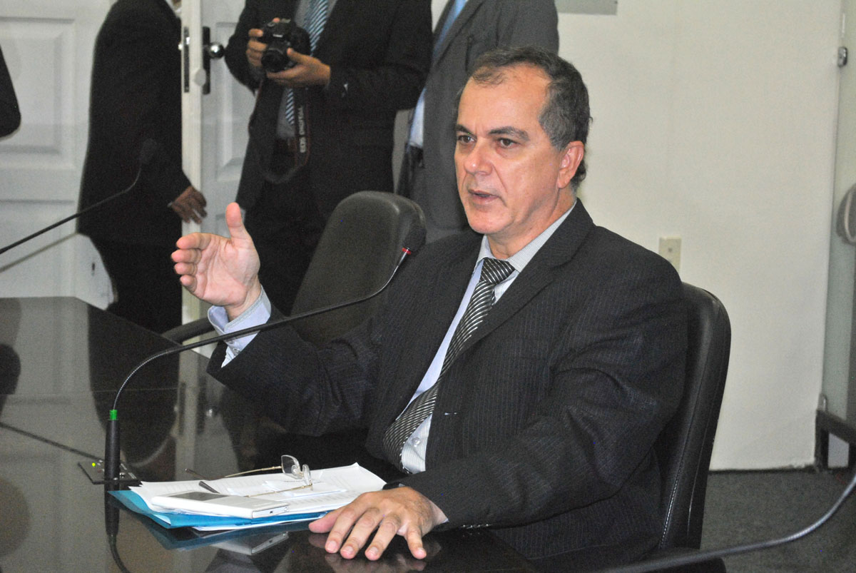 Deputado Ronaldo Medeiros na sessão plenária.JPG