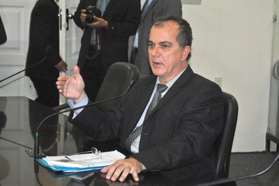 Deputado Ronaldo Medeiros na sessão plenária.JPG