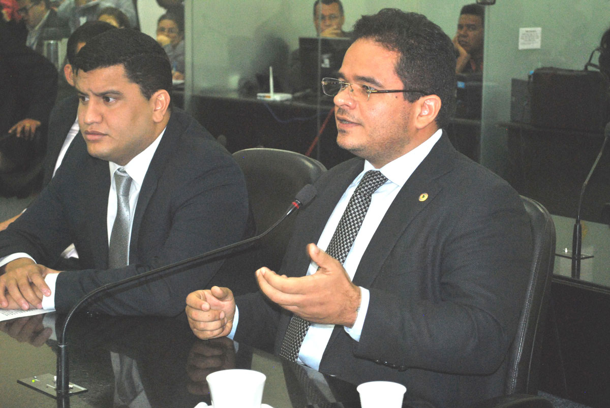 Marcelo Victor na sessão plenária.JPG