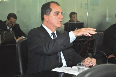 Deputado Ronaldo Medeiros  fala após pedido de aparte.JPG