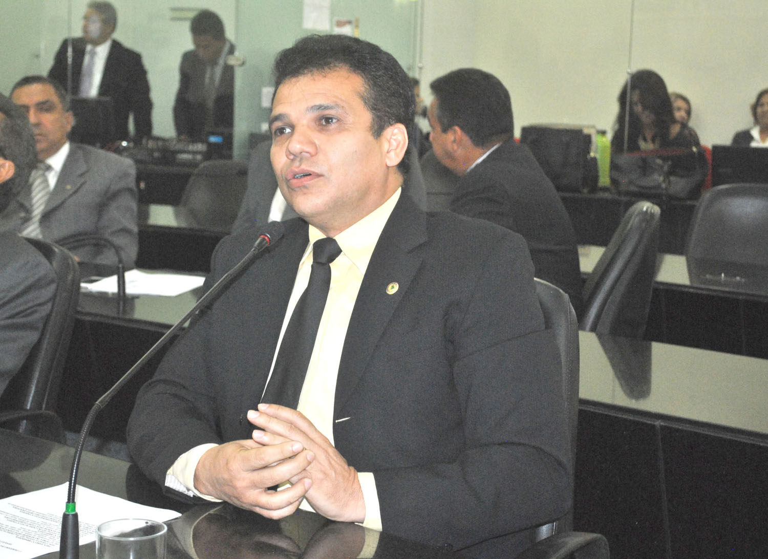 Deputado Ricardo Nezinho em pedido de aparte.JPG