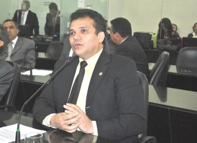 Deputado Ricardo Nezinho em pedido de aparte.JPG