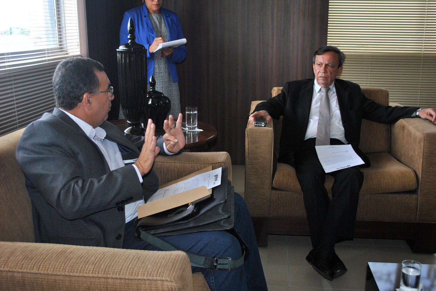 Deputados Luiz Dantas e Isnaldo Bulhões recebem visita do presidente do Crea-AL, Fernando Dacal 2.jpg