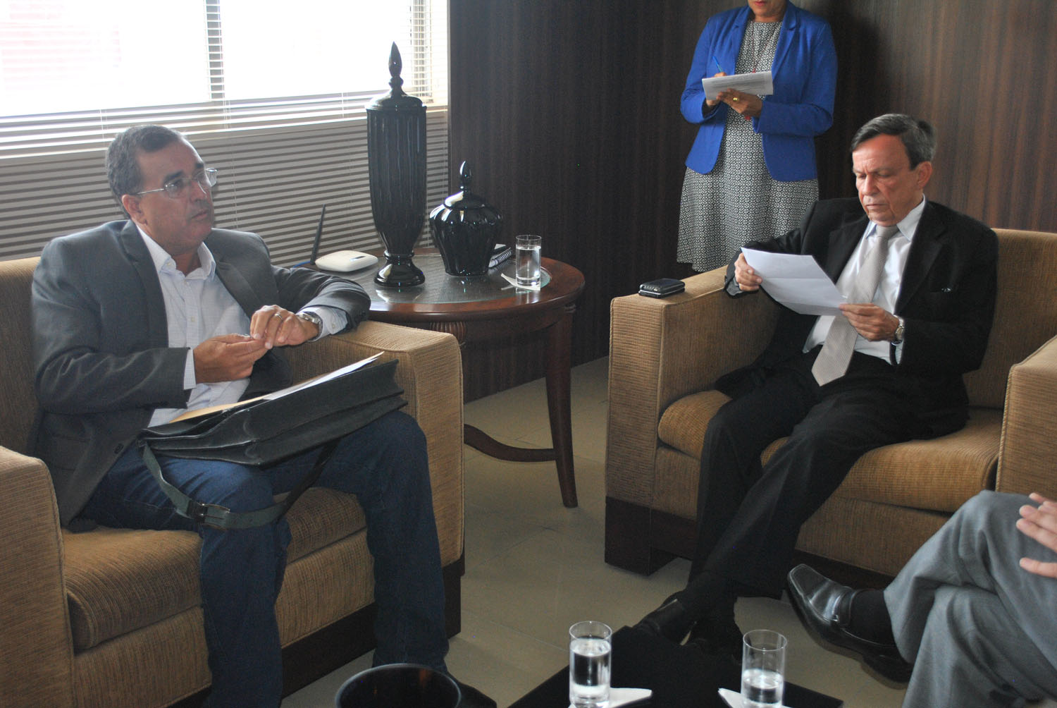 Deputados Luiz Dantas e Isnaldo Bulhões recebem visita do presidente do Crea-AL, Fernando Dacal.jpg
