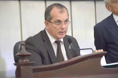 Deputado Ronaldo Medeiros presidiu a Sessão.JPG