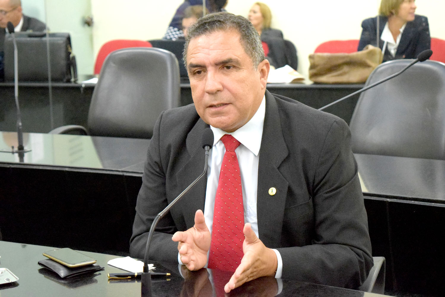 Deputado Inácio Loiola em pedido de aparte.JPG