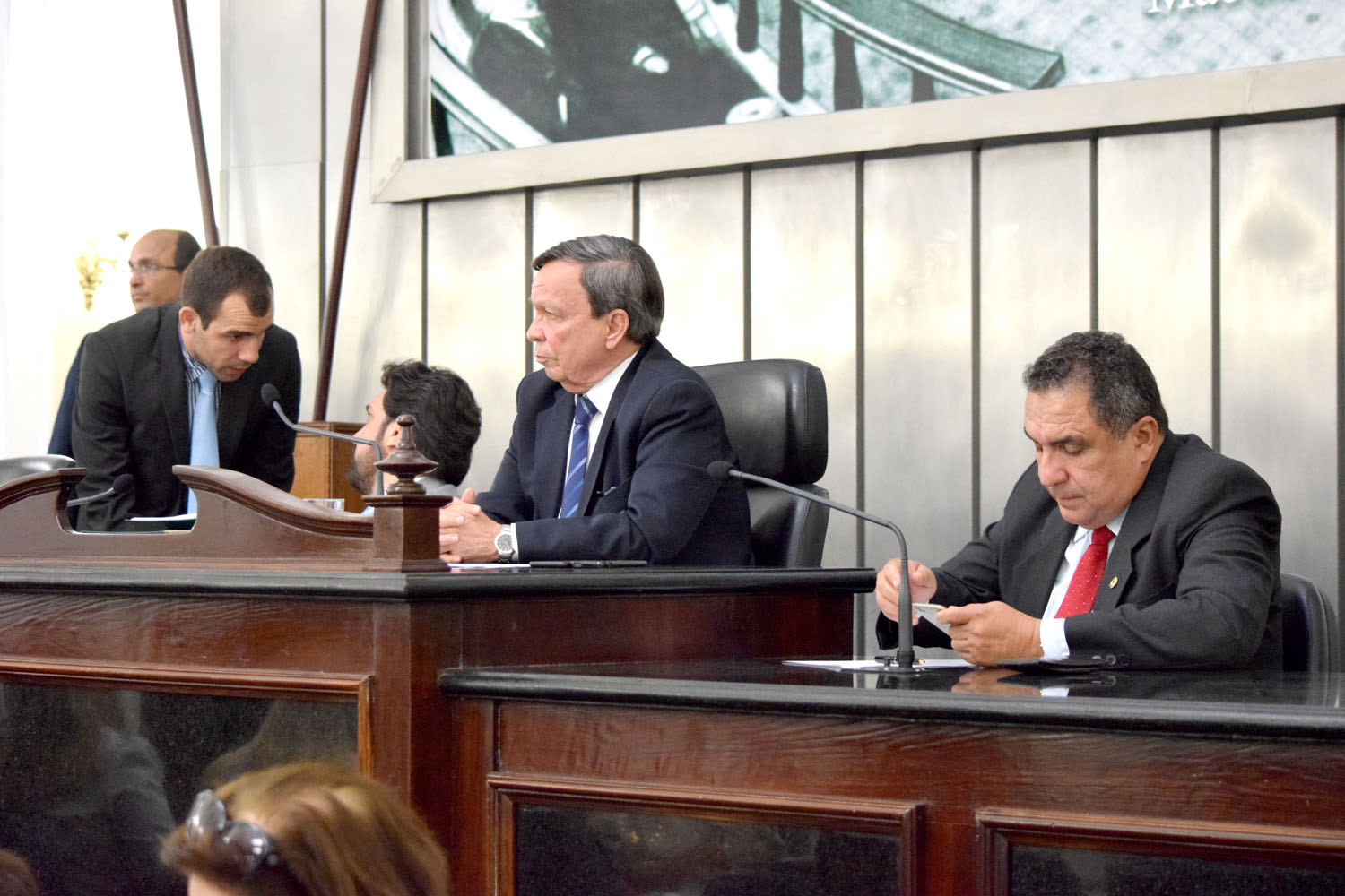 Mesa Diretora composta pelo presidente Luiz Dantas e os deputados Isnaldo Bulhões e Inácio Loiola.JPG