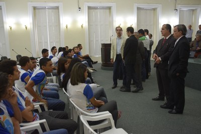 'Deputados estudantes' do projeto Parlamento Jovem visitam Assembleia Legislativa (6).jpg