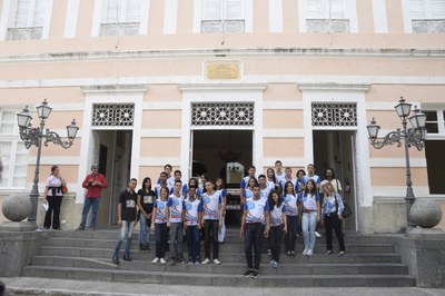 'Deputados estudantes' do projeto Parlamento Jovem visitam Assembleia Legislativa (8).jpg
