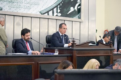 Mesa Diretora foi formada pelos deputados Isnaldo Bulhões, Ronaldo Medeiros e Francisco Tenório.JPG