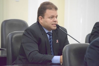 Deputado Léo Loureiro em pedido de aparte.JPG