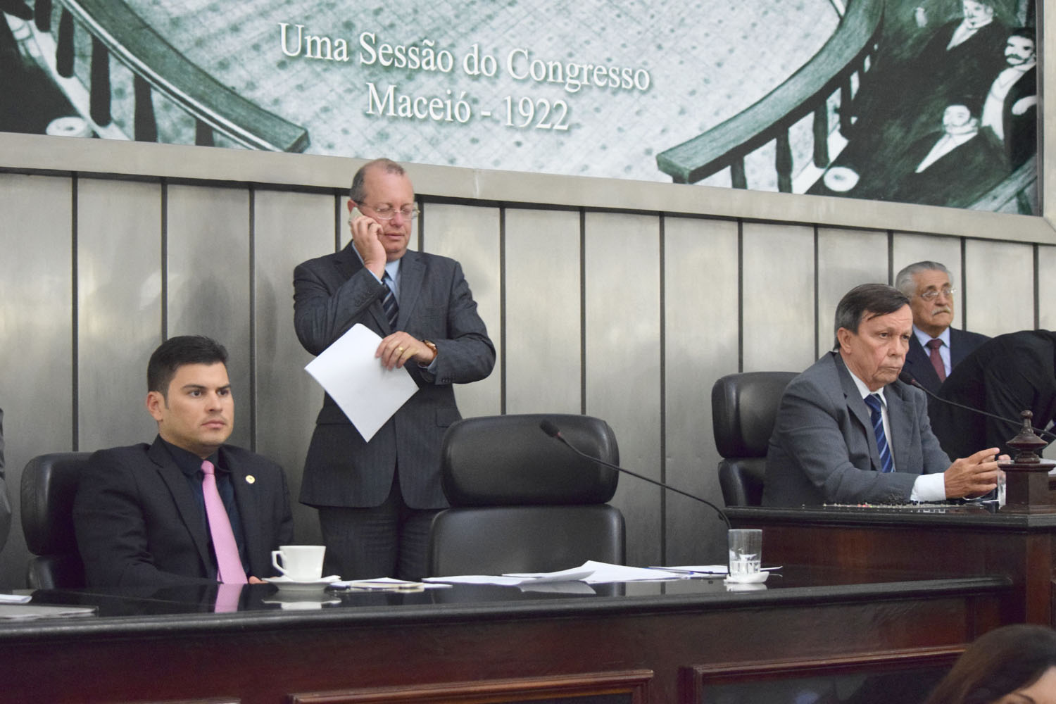 Mesa diretoria foi composta pelo deputado Jairzinho Lira e o presidente Luiz Dantas.JPG