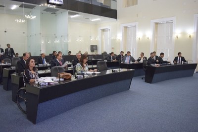 Sessão contou a presença de 25 parlamentares.JPG