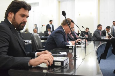 Votação do vetos do Executivo.JPG