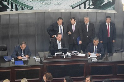 Os deputados Ronaldo Medeiros, Luiz Dantas e Tarcizo Freire .JPG