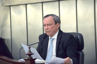 Presidente Luiz Dantas discussou na abertura da Legislatura.JPG