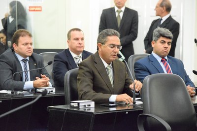 Deputado Francisco Tenório em pedido de aparte.JPG