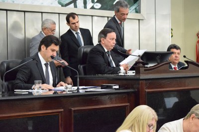 Mesa Diretora foi representada pelos deputados Isnaldo Bulhões, Luiz Dantas e Edval Gaia.JPG