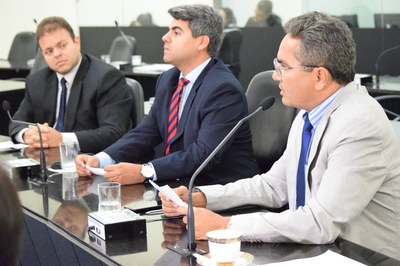 Deputados Léo Loureiro, Carimbão Júnior e Francisco Tenório.JPG