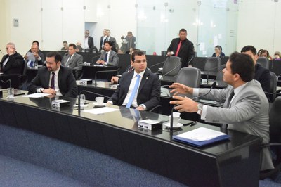 Deputado Marcelo Victor em pedido de aparte.JPG