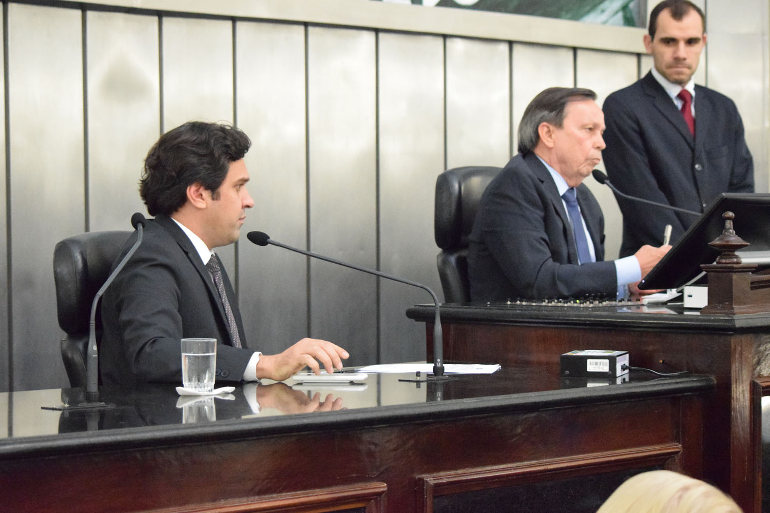 Mesa Diretora foi formada pelos deputados Isnaldo Bulhões e Luiz Dantas.JPG